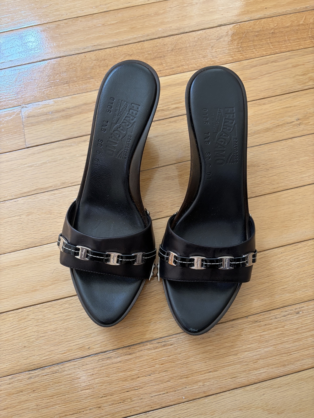 Salvatore Ferragamo Black Leather Chain-Trim Slide Sandals